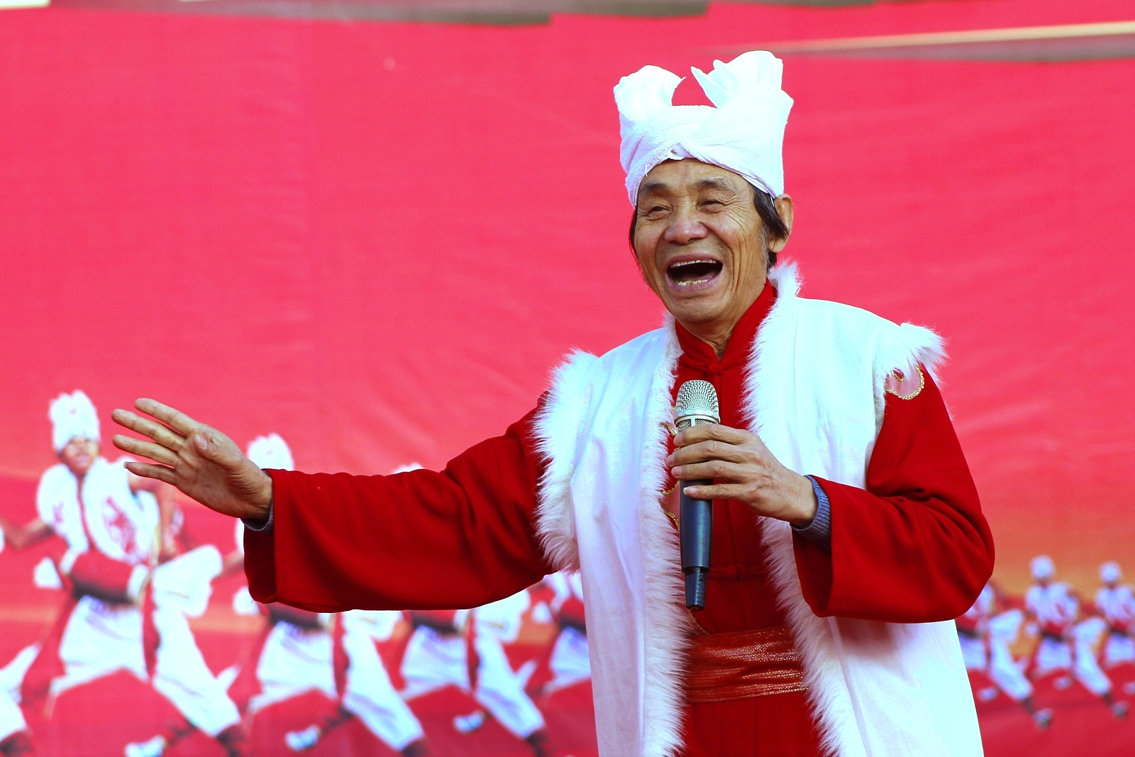 陕北民歌歌王王向荣