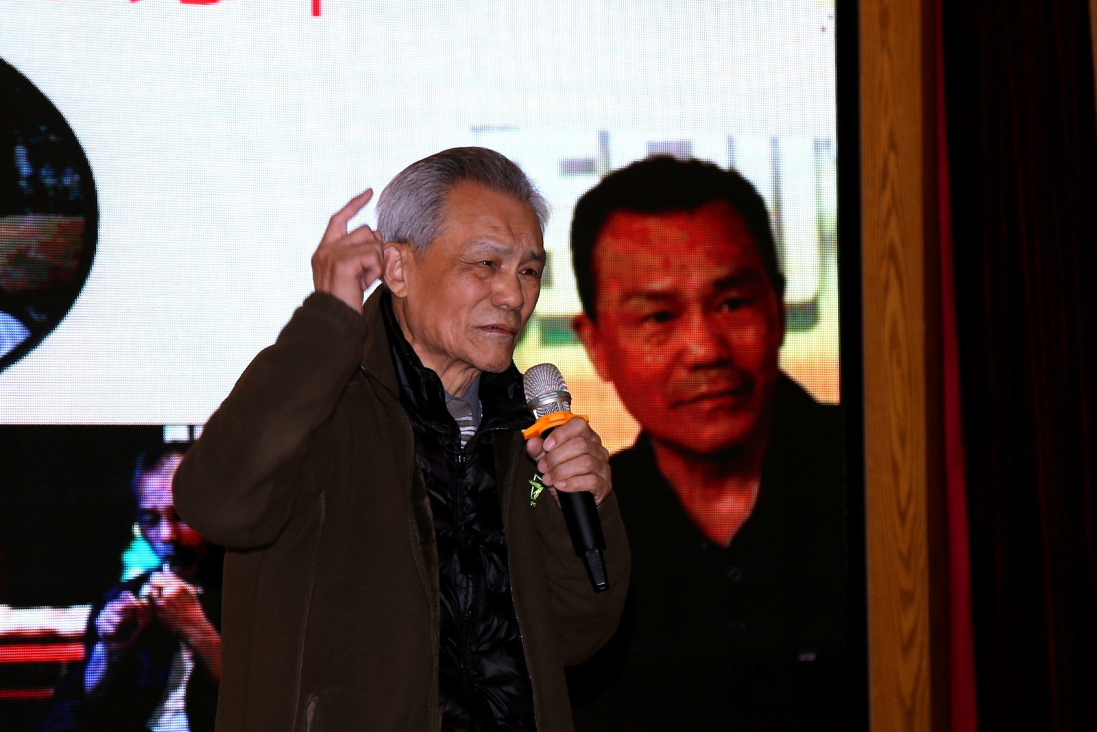 著名演员 李万年