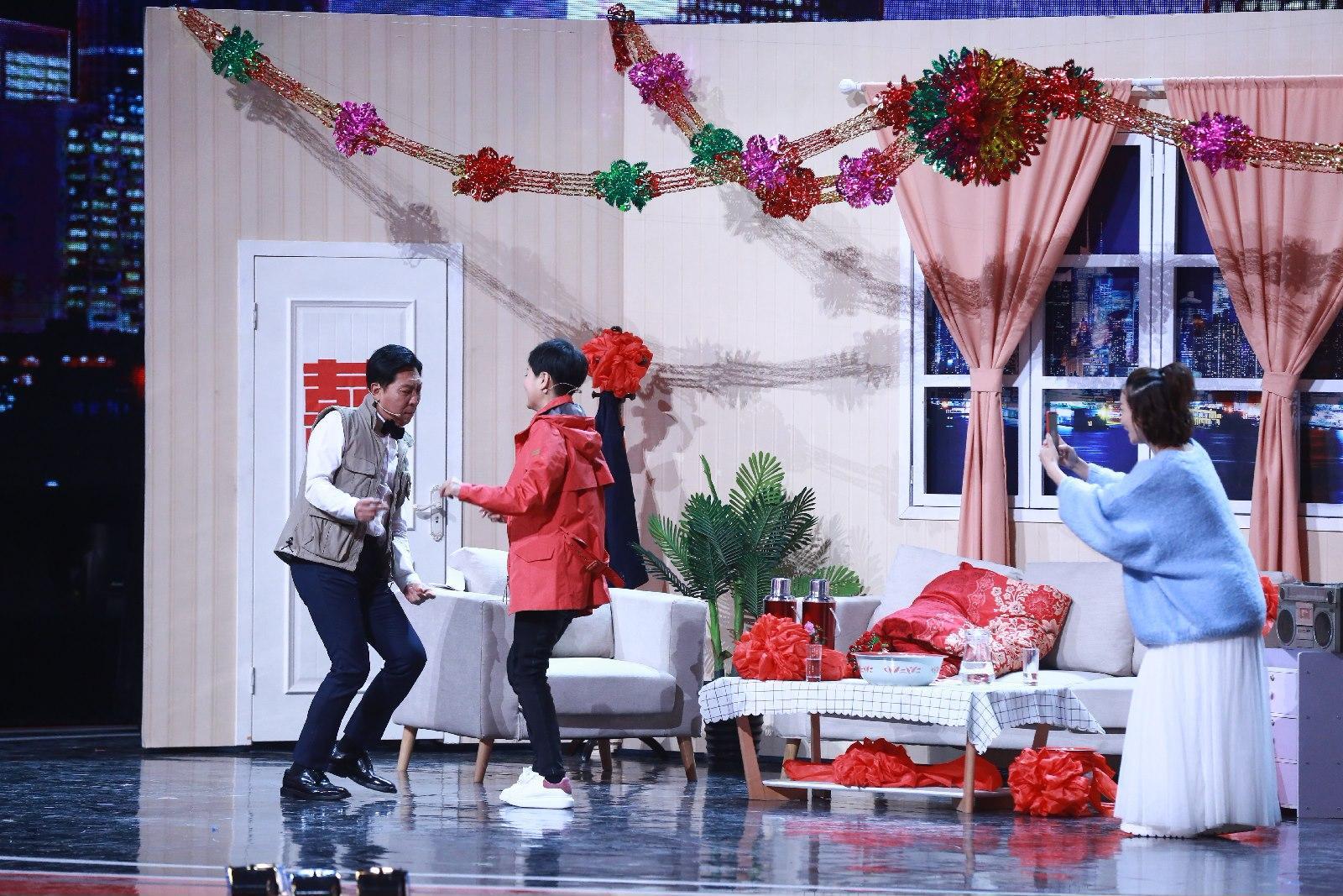 张凯丽韩童生首次携小品亮相江苏卫视春晚 上