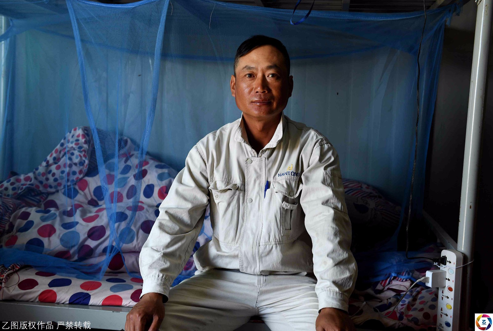 在非洲打工的中国民工:手机被抢不敢追,命最重