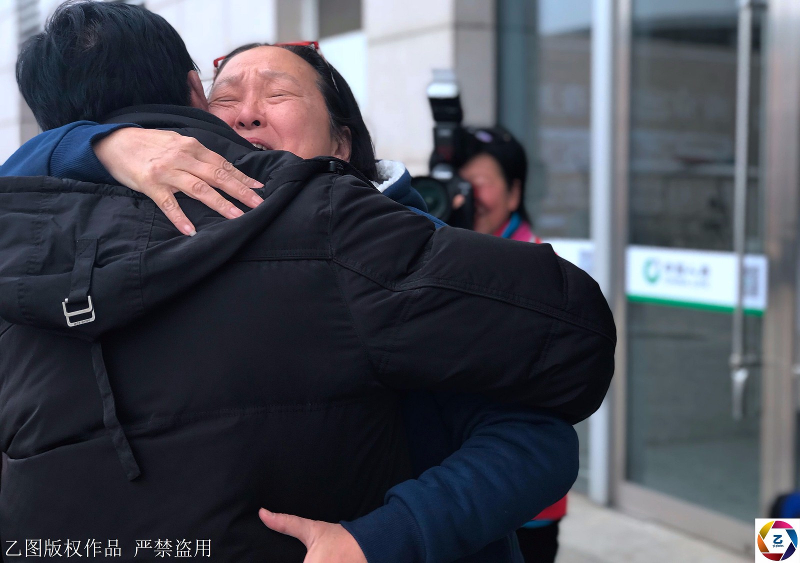 春晚小品《回家》台湾演员方芳回老家省亲,亲