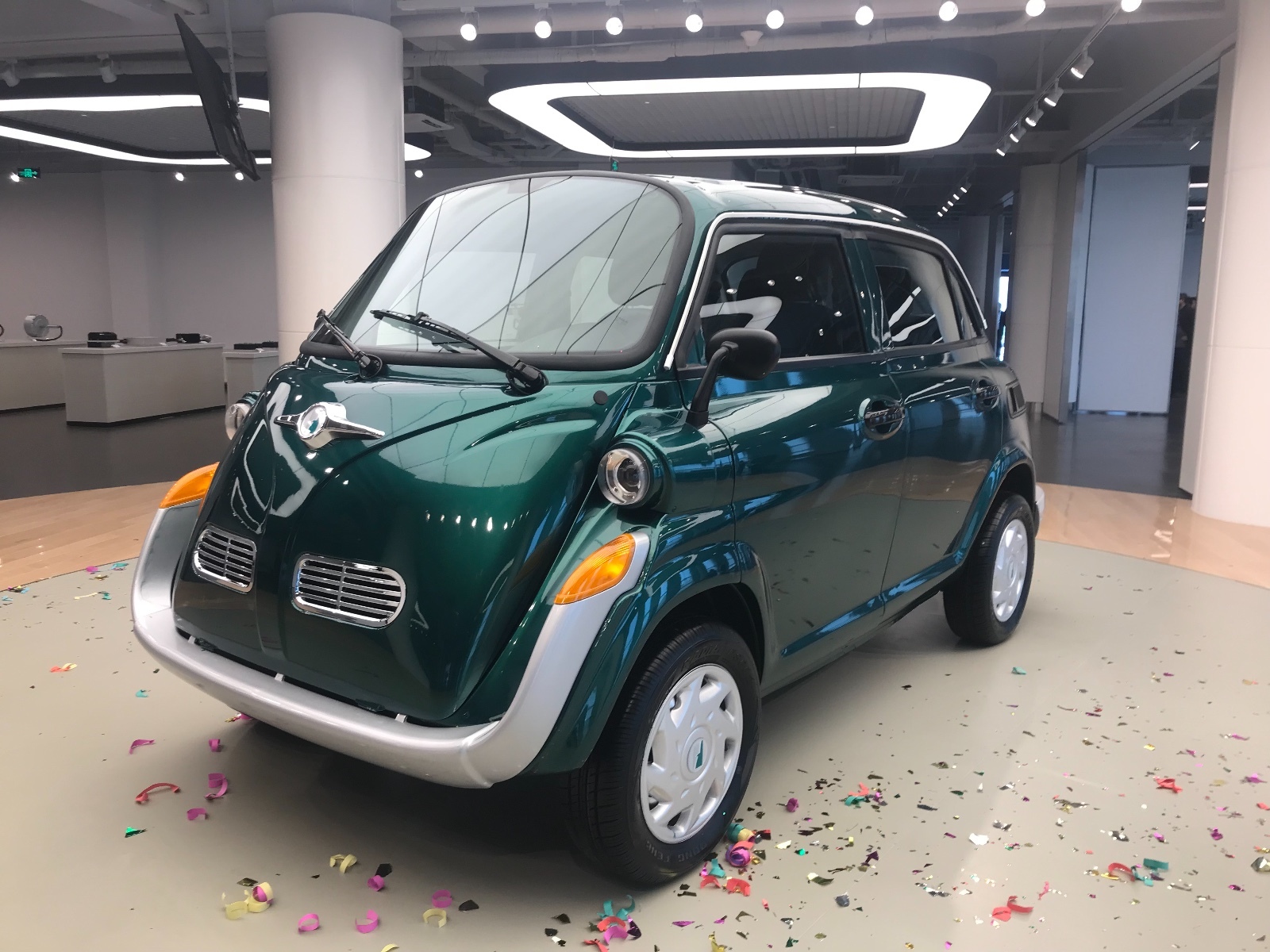 益高进军低速电动车行业 首款车型向经典致敬