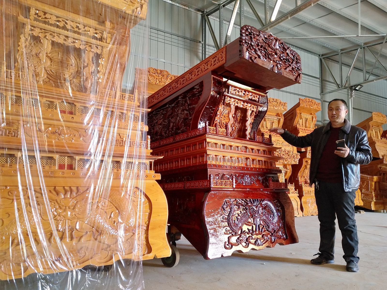 中年农民在农村从事这个行业有人免费有人半价