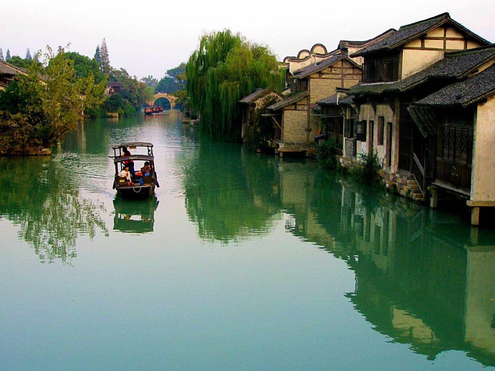 东北的雪乡和江南的水乡，如果免费去旅游，你会选哪里?