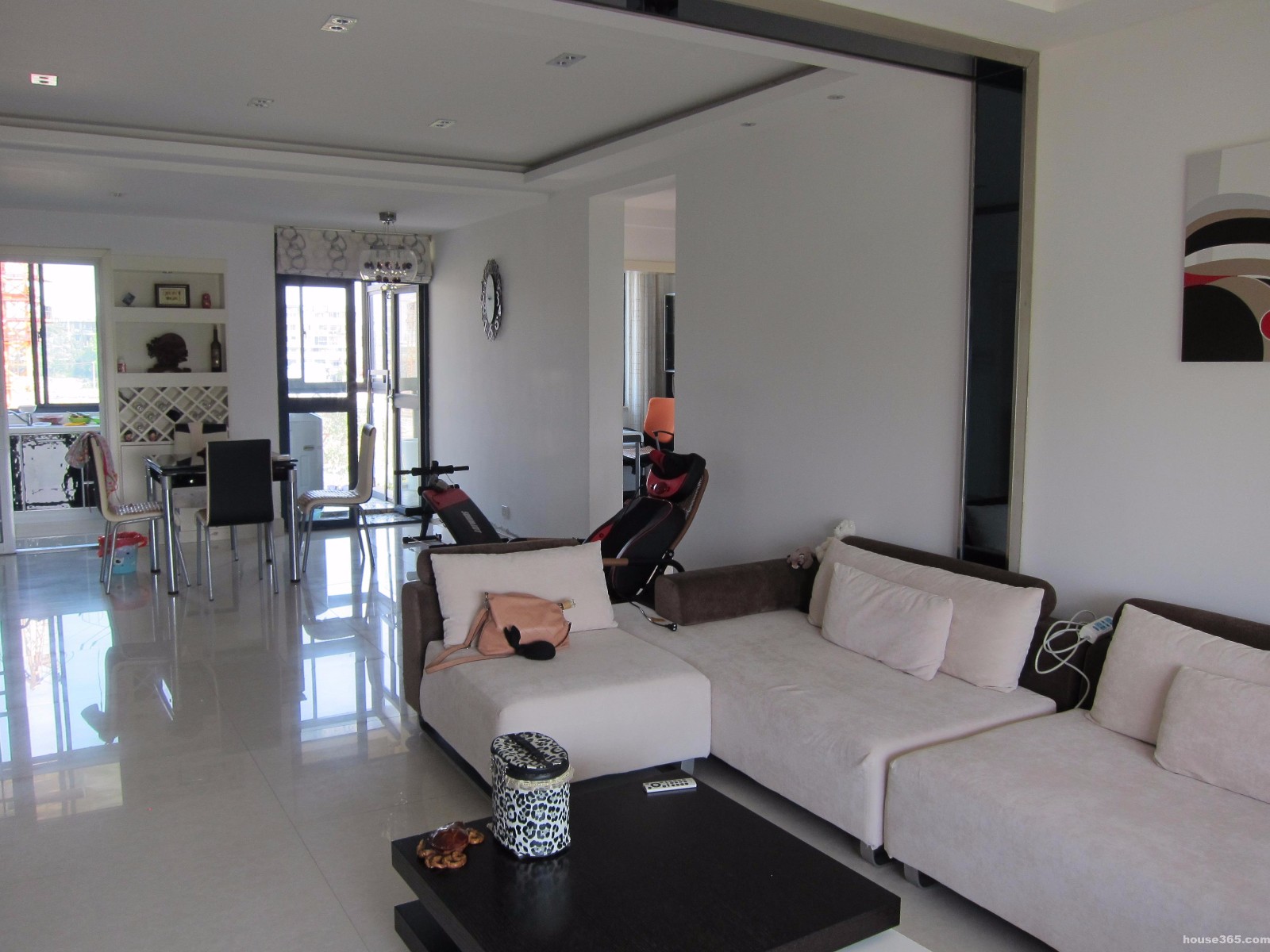 总价300万的房子要交多少税费,新房和二手房,