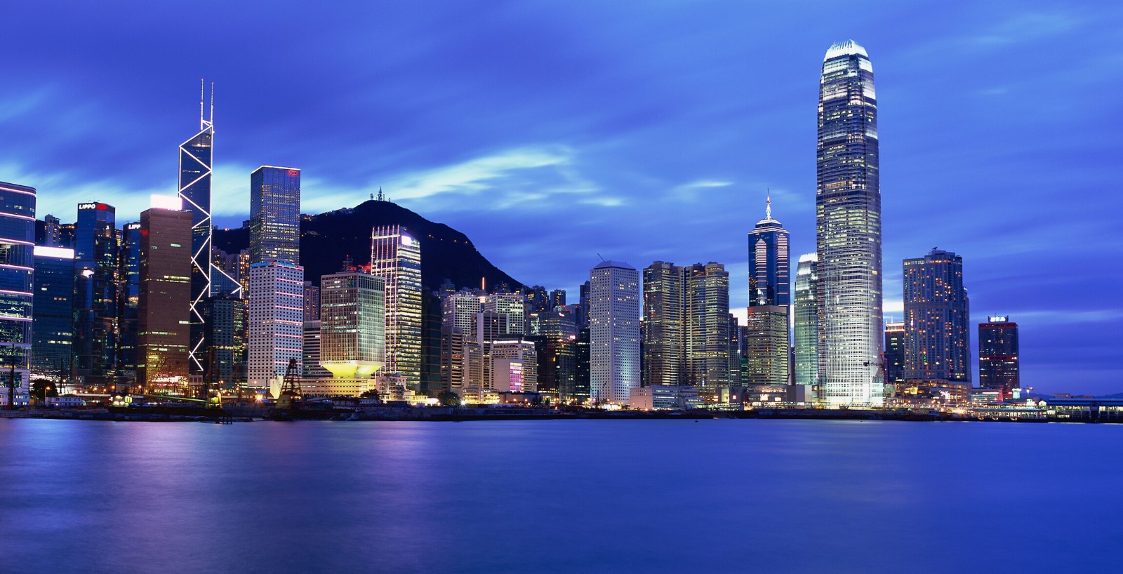 香港gdp深圳_一条微信告诉你为什么外地人都这么喜欢深圳(2)