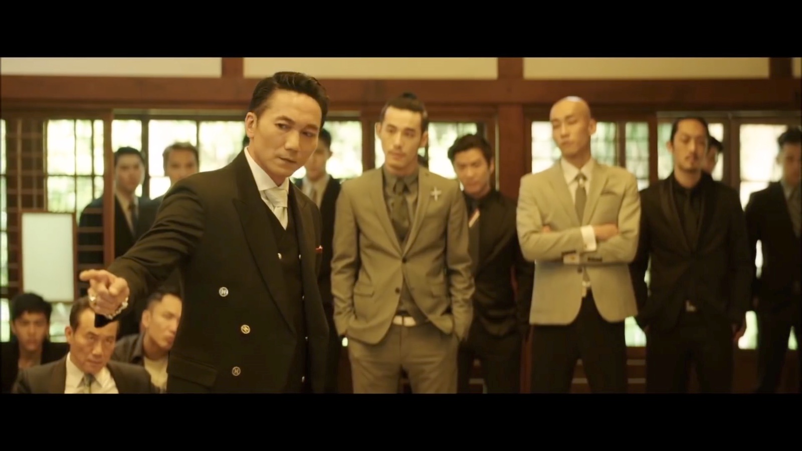 《角头2:王者再起》邹兆龙饰演外省帮老大,凶狠眼神令人畏惧