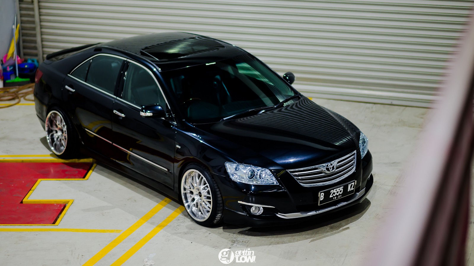 一台很原厂的改装凯美瑞camry