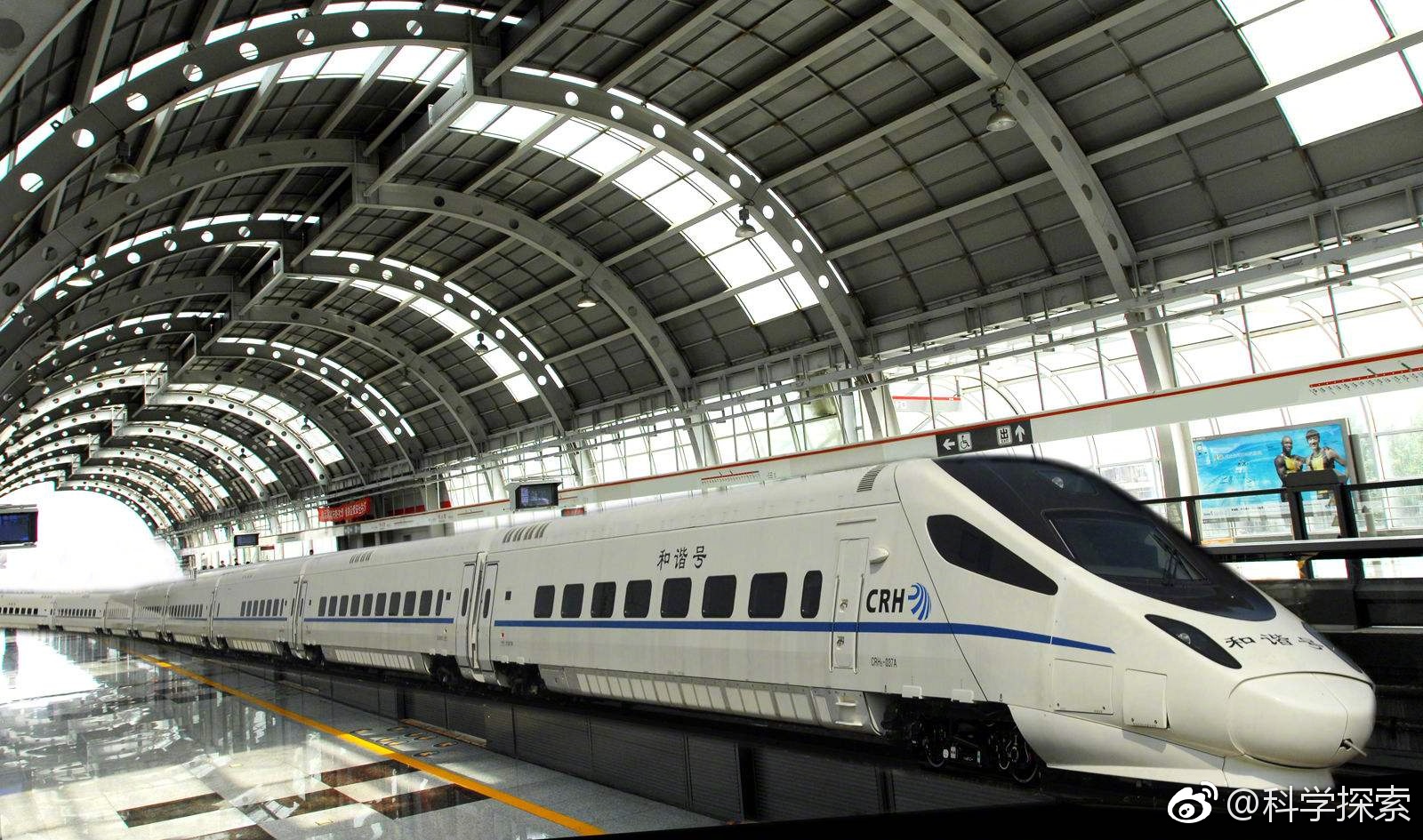 2018年,近110年后,中国高铁总里程已超过2.5万