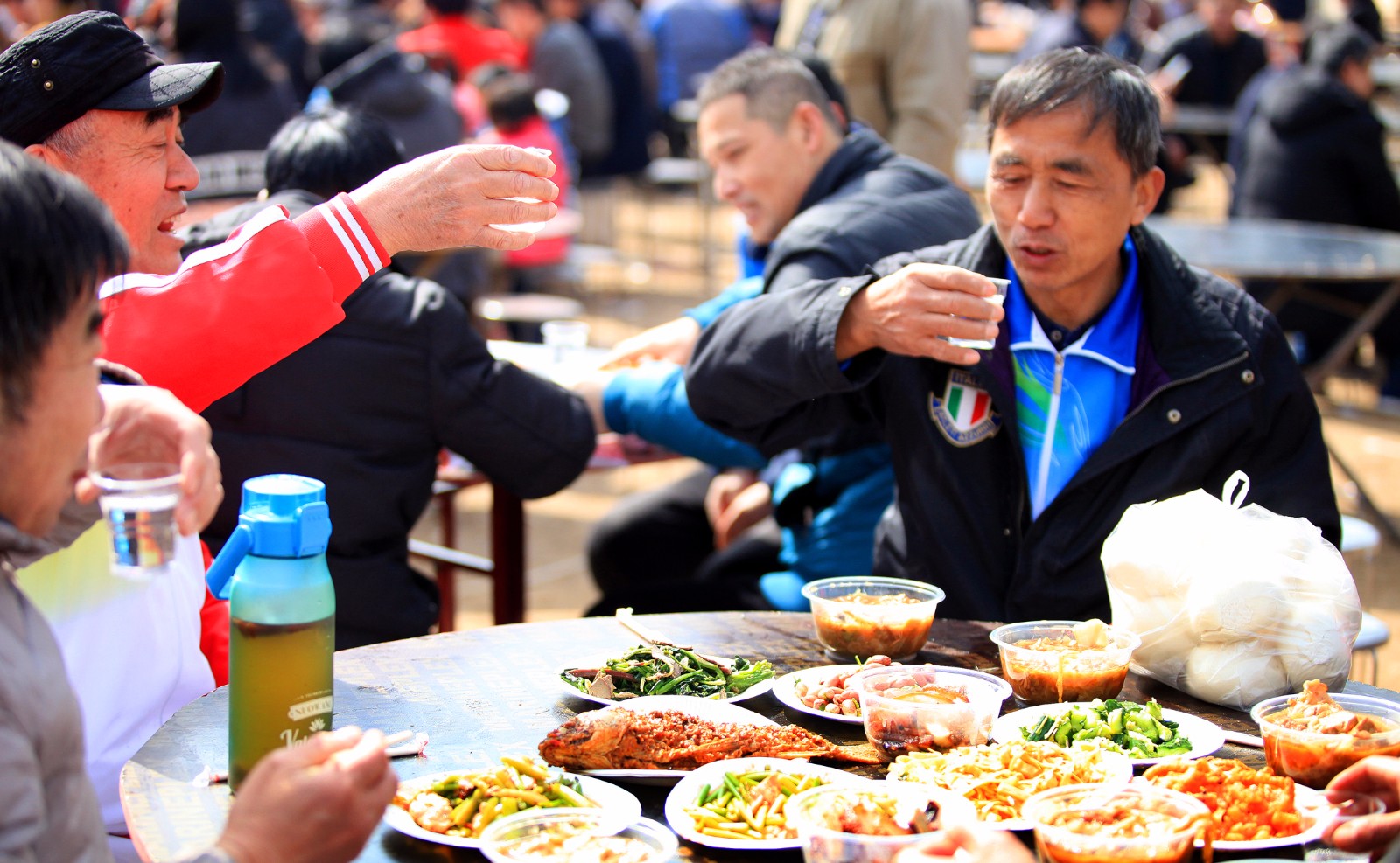 国内最牛流水席万人同吃 传承千年赔钱仍坚持