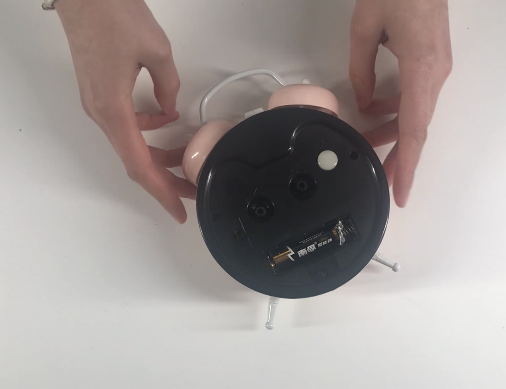 白抽了几十年烟,你知道烟盒里藏的这4个宝贝吗,真是太实用了