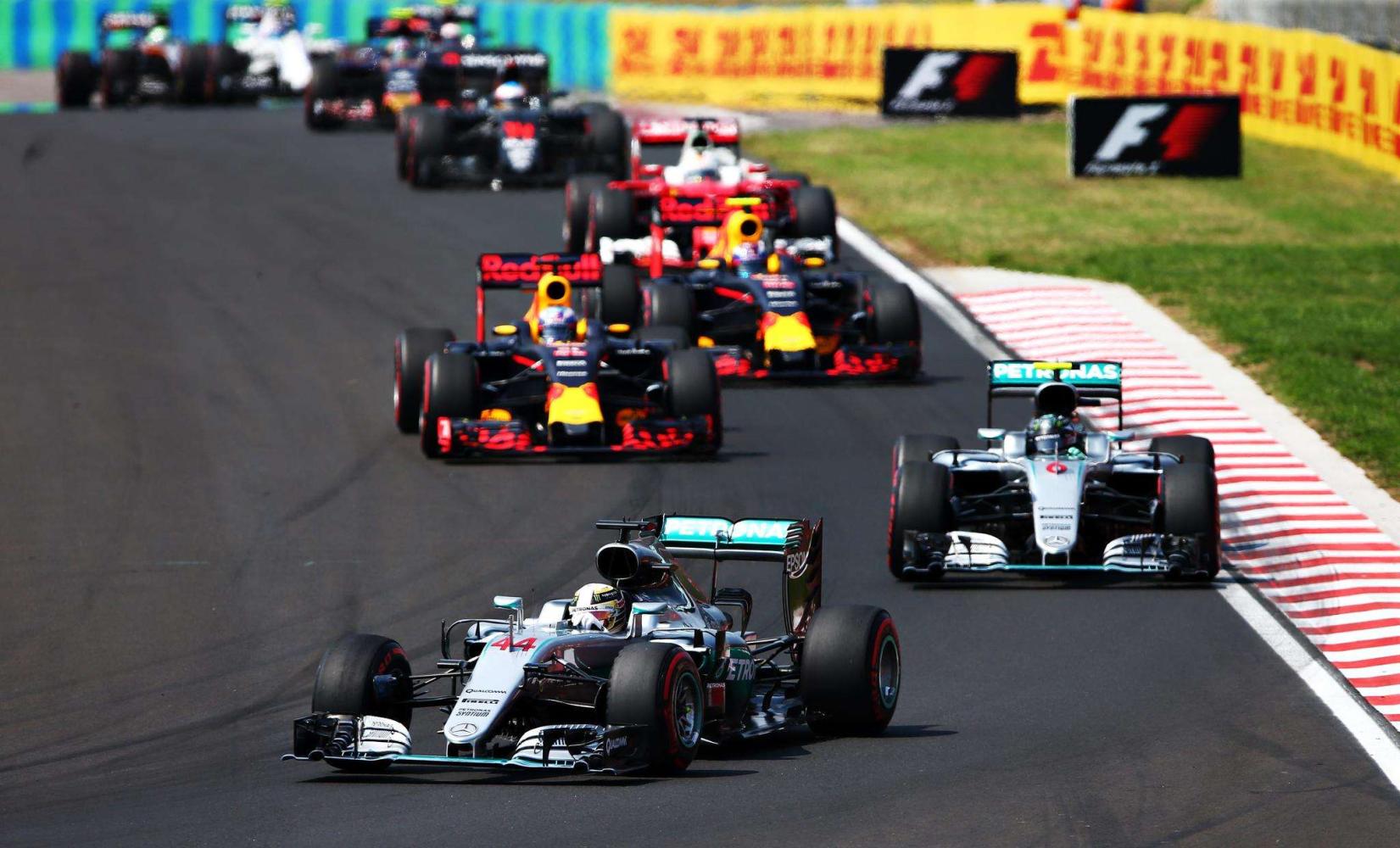 为什么f1方程式赛车不漂移? 不知道这个你怎么当车神!