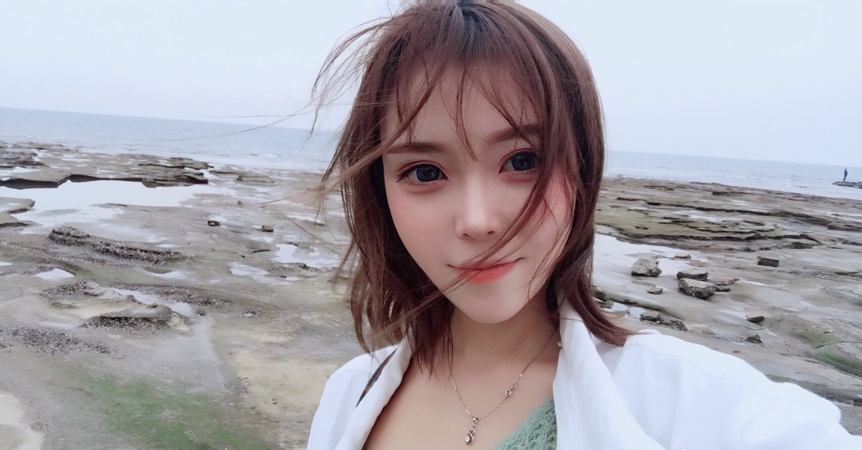 中国美女靠精湛化妆术火到国外 网友们称为易容术！