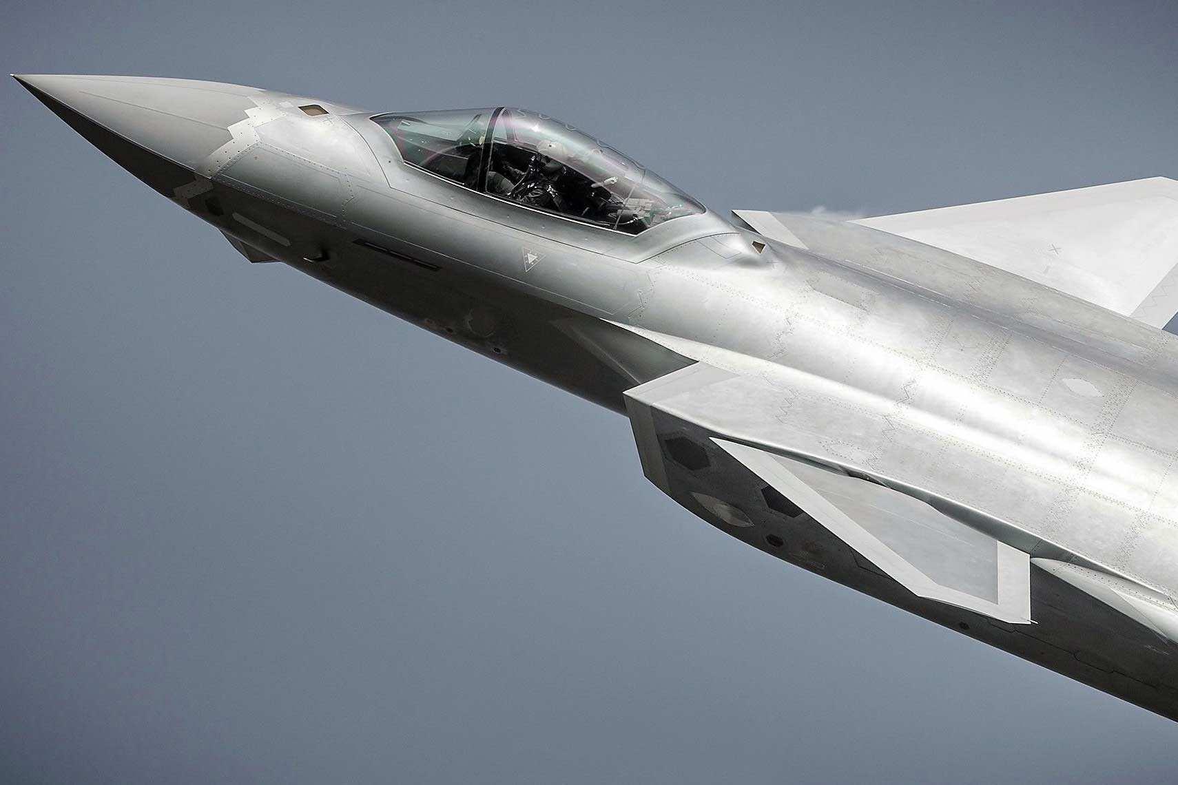 中国歼20演习结果出炉,20比0大胜四代机,或装备上千架