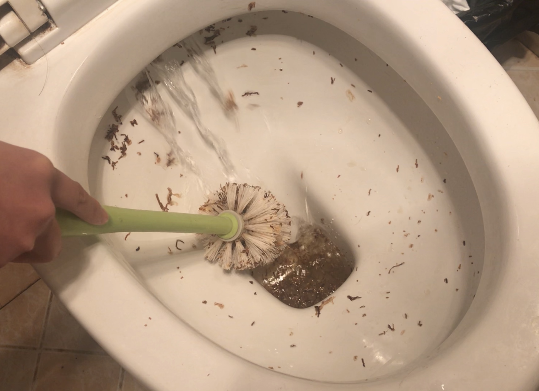 白抽了几十年烟,你知道烟盒里藏的这4个宝贝吗,真是太实用了