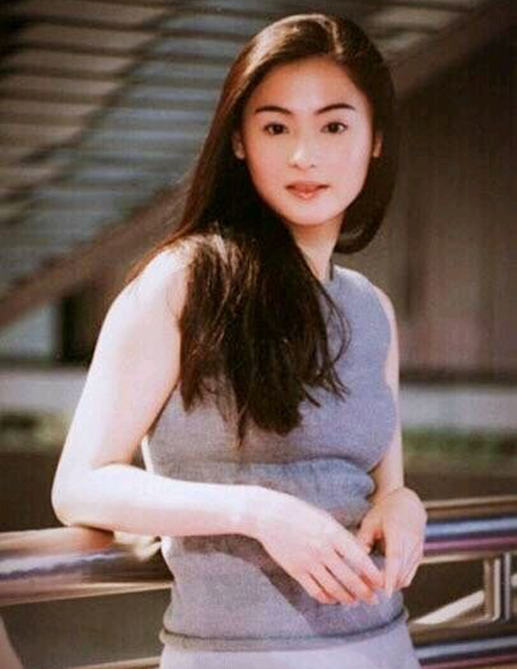 张柏芝例假女生旧照曝光,颜值惊为天人,一个微男生时期少女来被图片