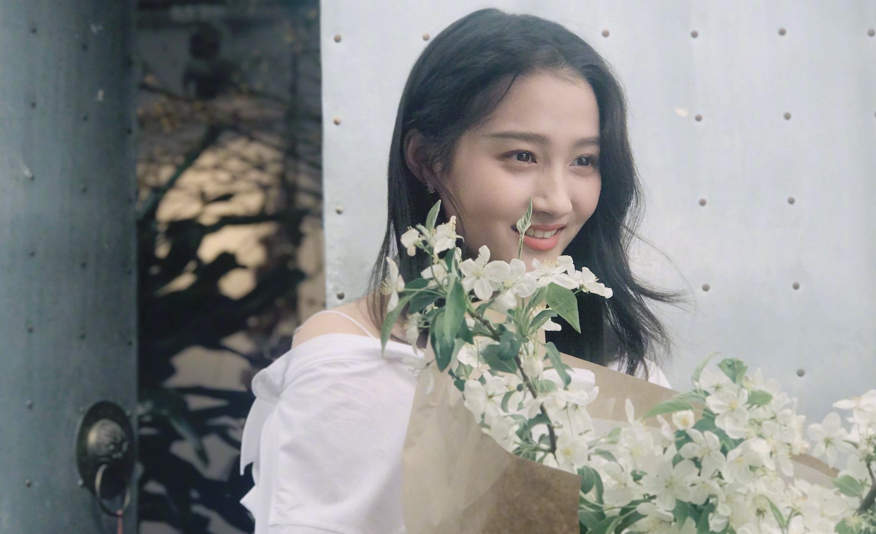 关晓彤的年夜饭让人惊讶的不是六小龄童,而是她的姐姐关晓丹