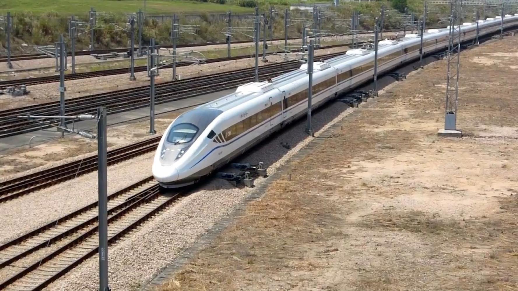 日本: 给你290亿不要和中国合作高铁, 菲律宾: 