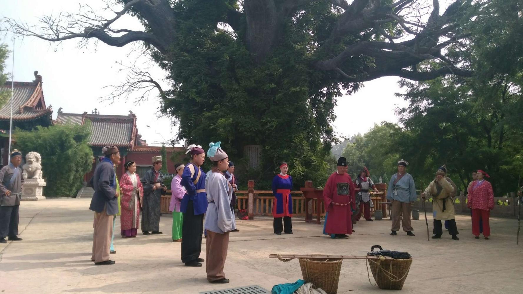 纯正血统汉族人有一个共同点: 小脚趾甲是两瓣