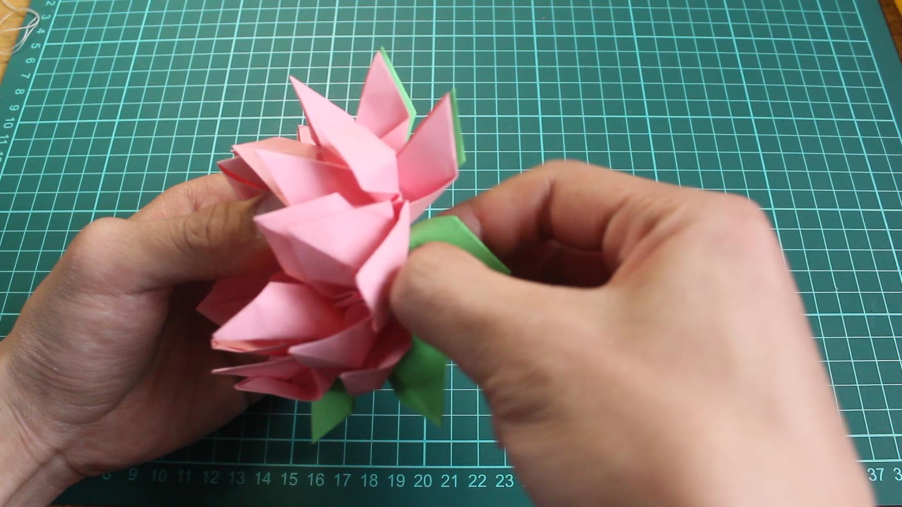 几张纸就能做一个手工莲花, 超简单的创意折纸莲花
