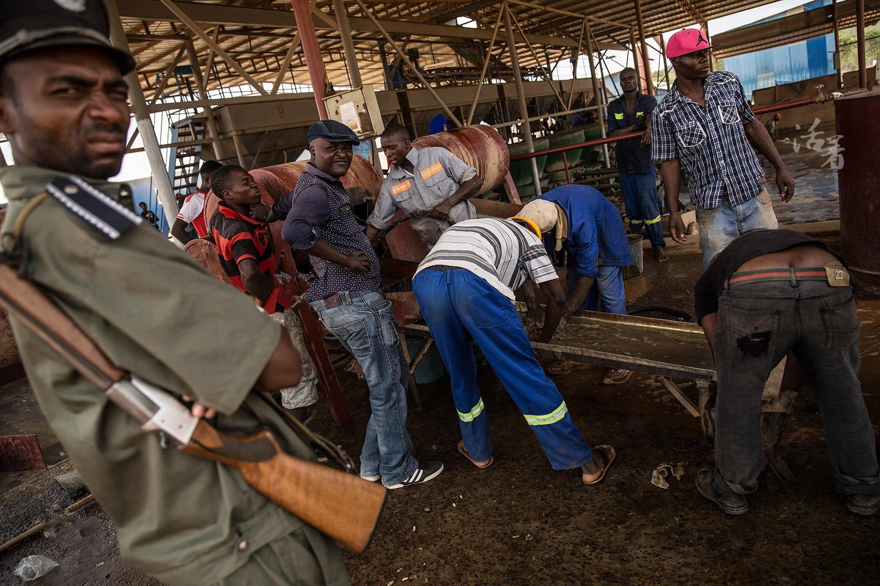 在非洲做生意的中国人,他们拥有了荣华富贵,却