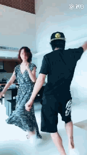 孩子不在家,蔡少芬夫婦開啟逗比模式,徹底放飛自我