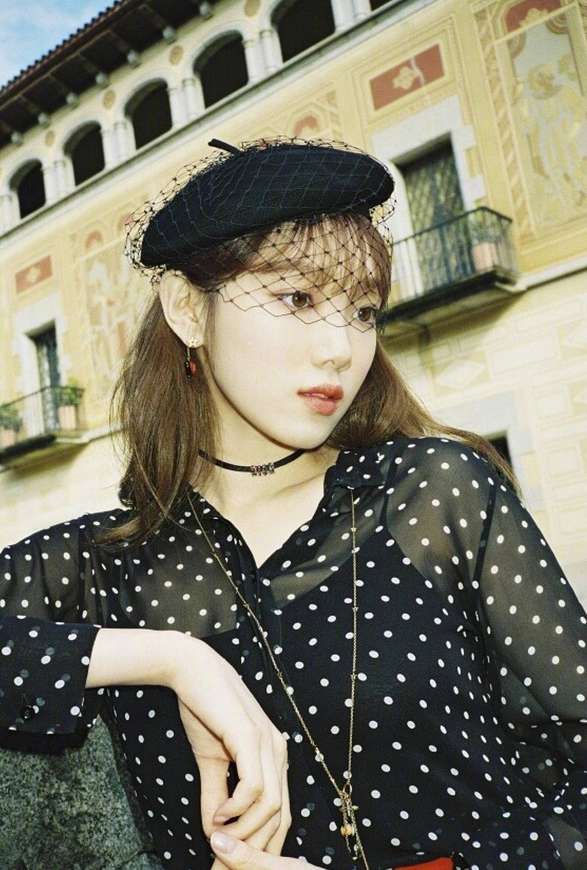 韩国TOP级女模特之一，李圣经独特的魅力在画报里