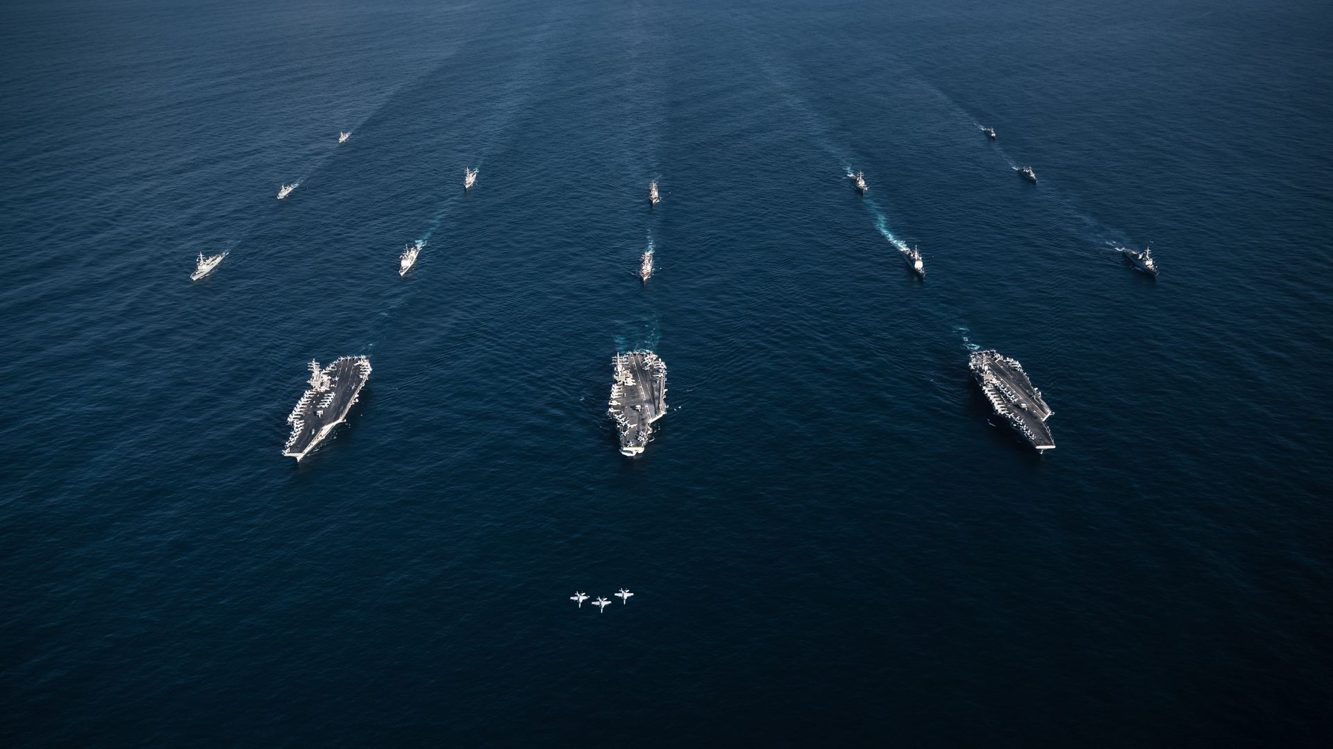 美国三个航母战斗群实力有多强?一次可以消灭3个中等国家海军