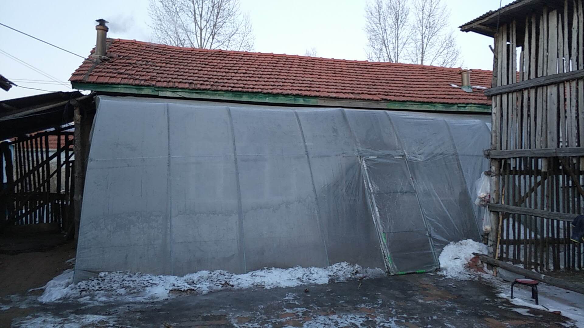 嫁东北农村的妹妹住"大棚,零下30℃外甥说屋里"热死了"