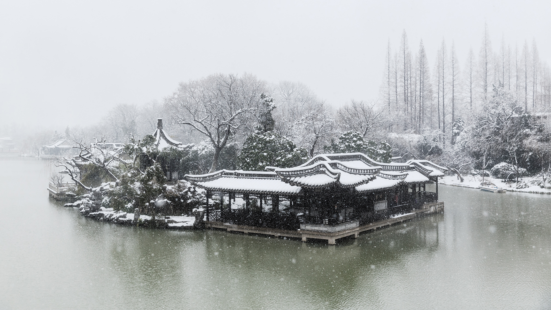 冬日雪后扬州瘦西湖，没去过的只看一眼都令你怦然心动