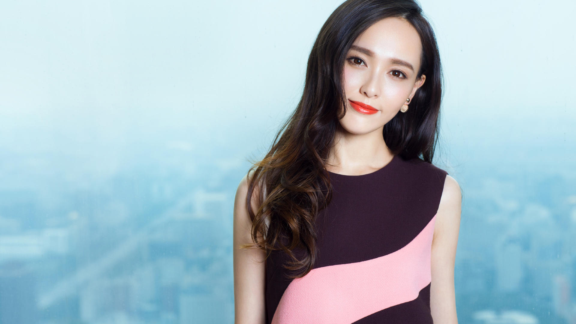 他是唐嫣最宠爱的弟弟!如今受姐姐唐嫣力捧年