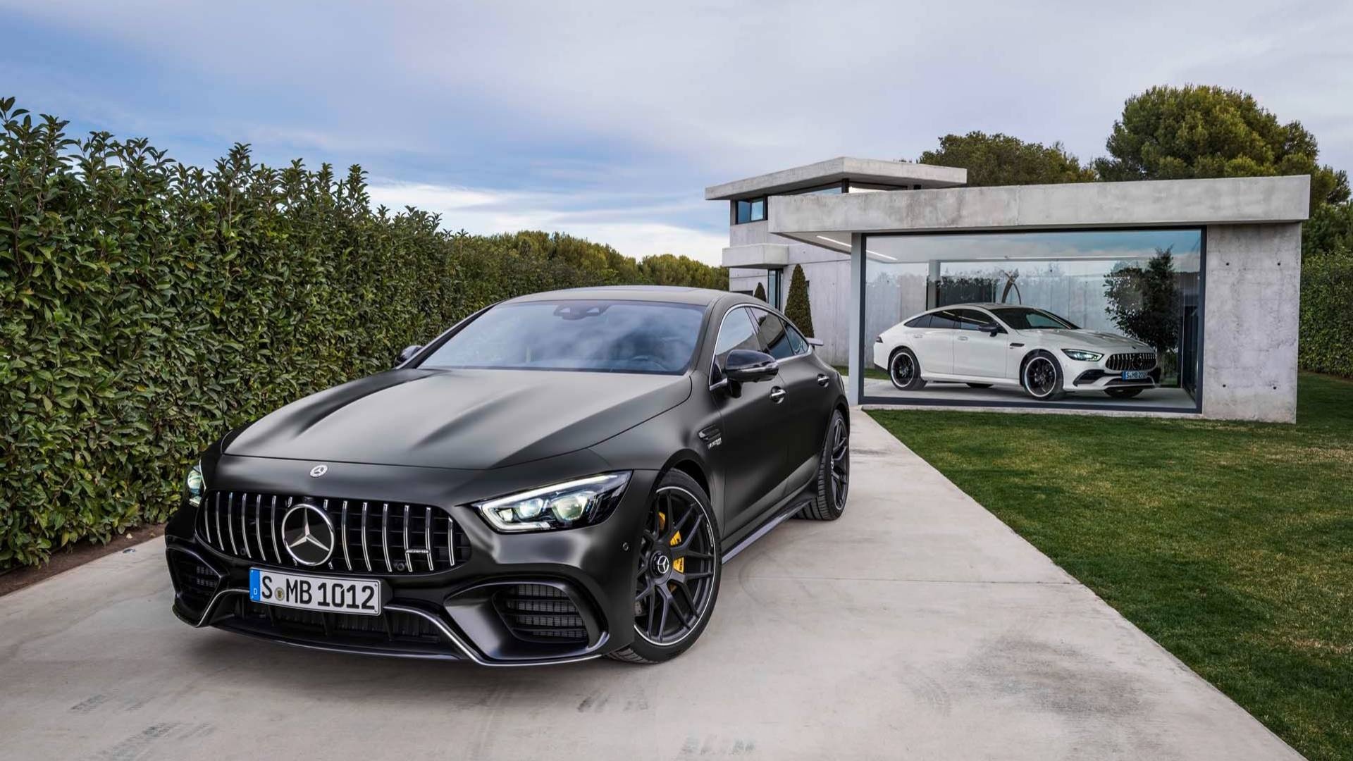 千呼万唤,奔驰AMG GT四门Coupe终于来了!