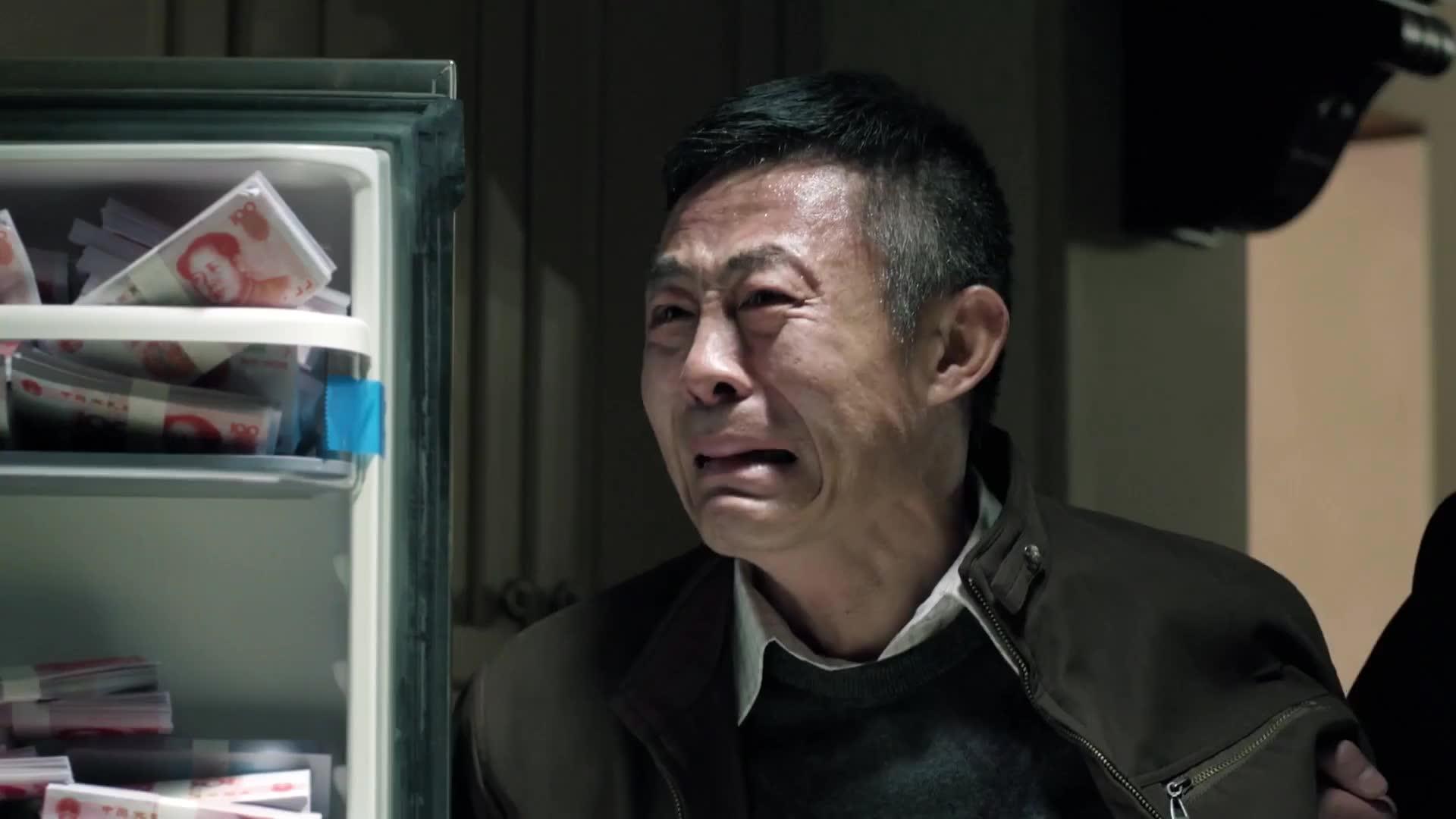 51岁侯勇与小20岁娇妻近照曝光，幸福婚姻生活让人羡慕!