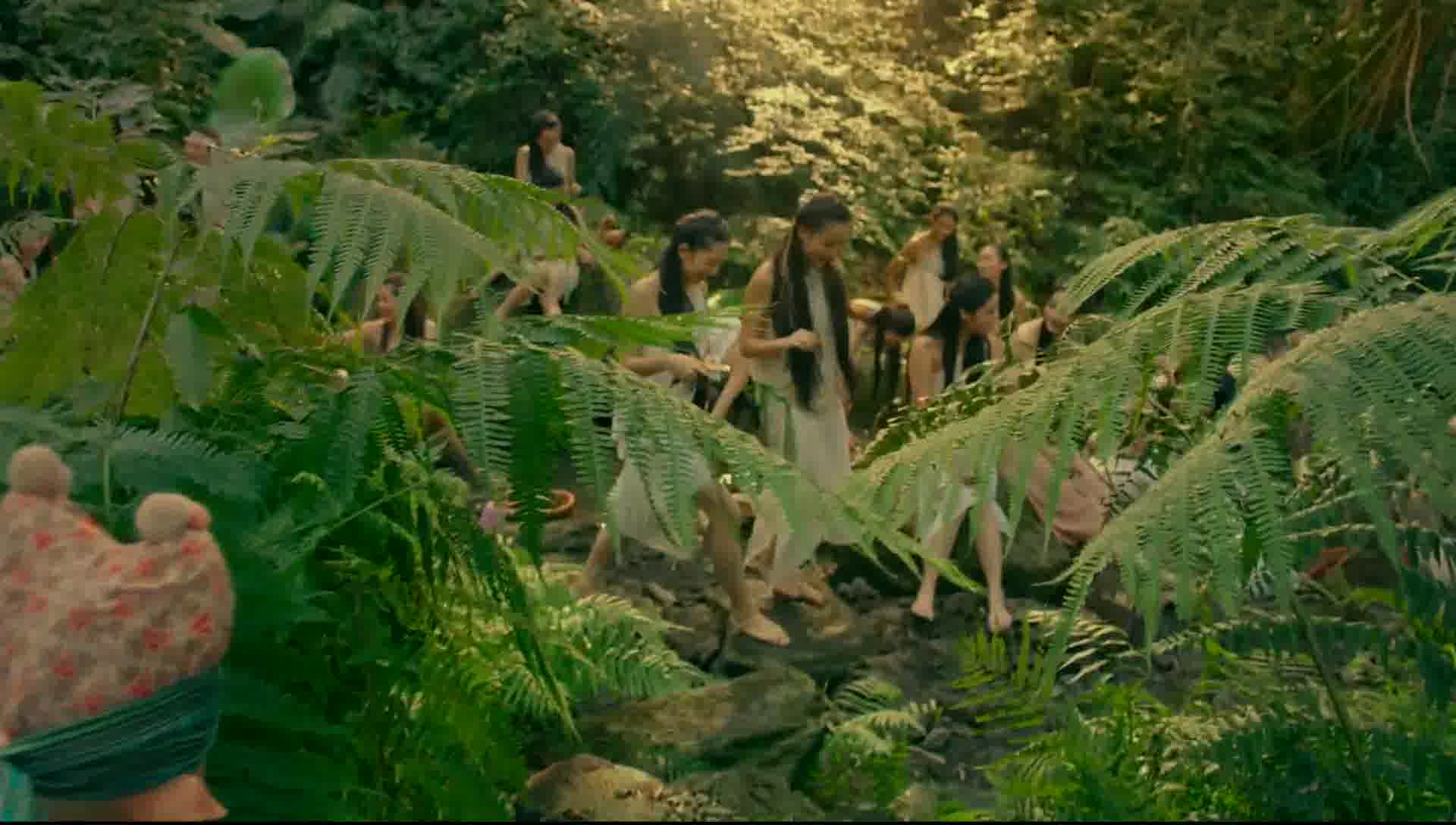 赵丽颖新片《女儿国》放出预告