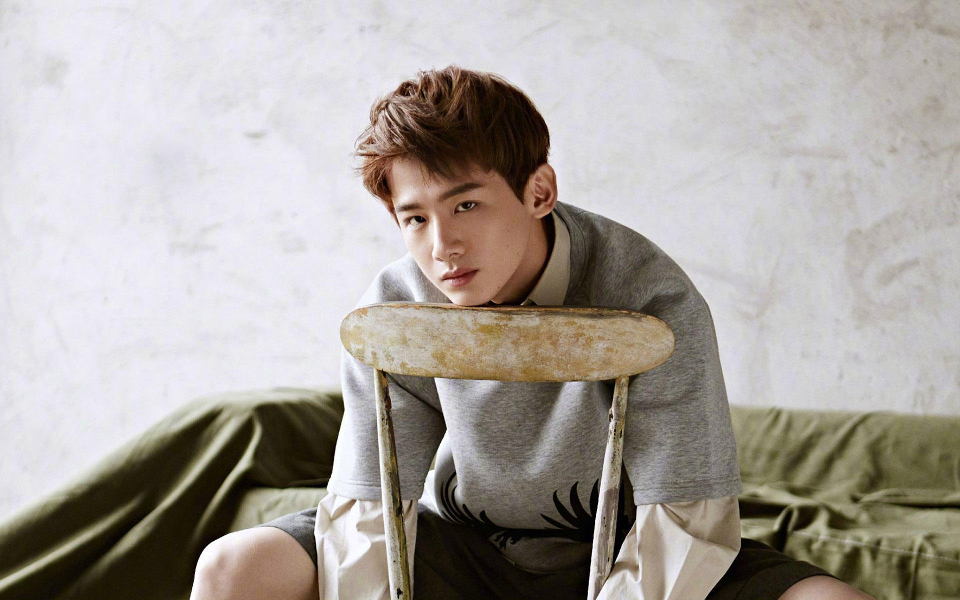 地主家的傻儿子白敬亭公开示爱了，这碗狗粮我干了