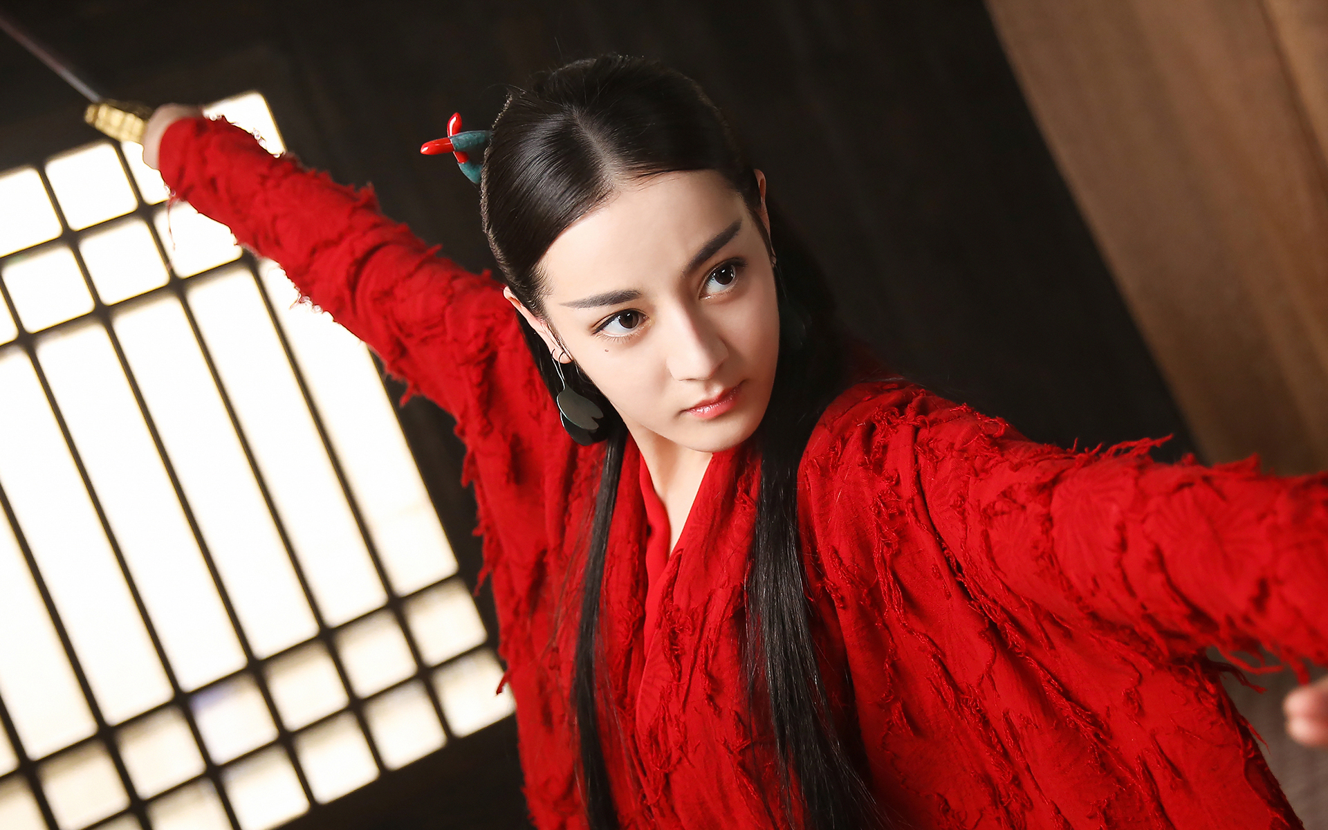 《烈火如歌》收视破五亿,三大男主争抢热巴,个