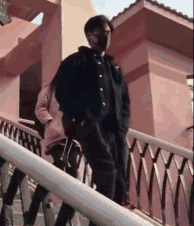 翻版彭于晏挂空裆遭热议,胡一天再创新晋男神神话