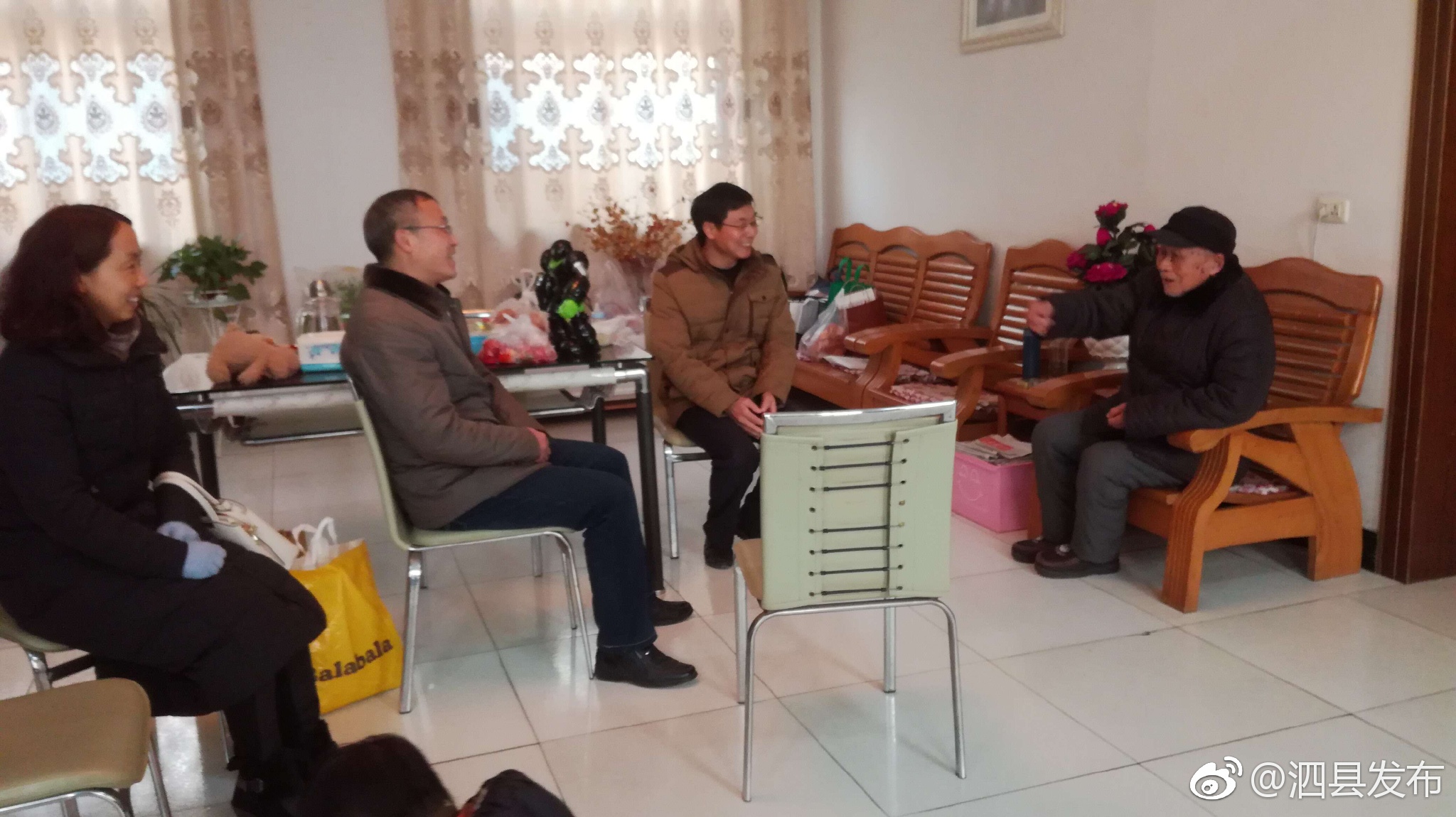 统计局春节前走访慰问离退休老干部