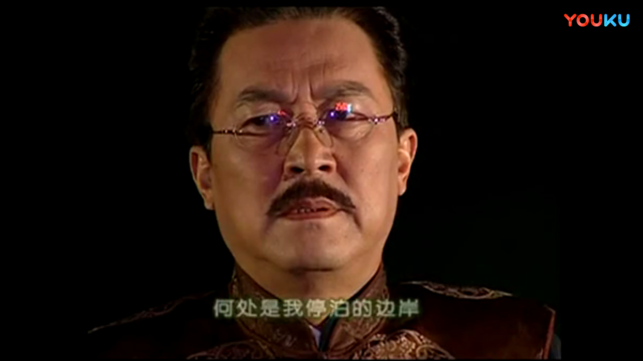 情深深雨蒙蒙:依萍含泪唱歌,你还记得书桓和秦五爷的眼神吗