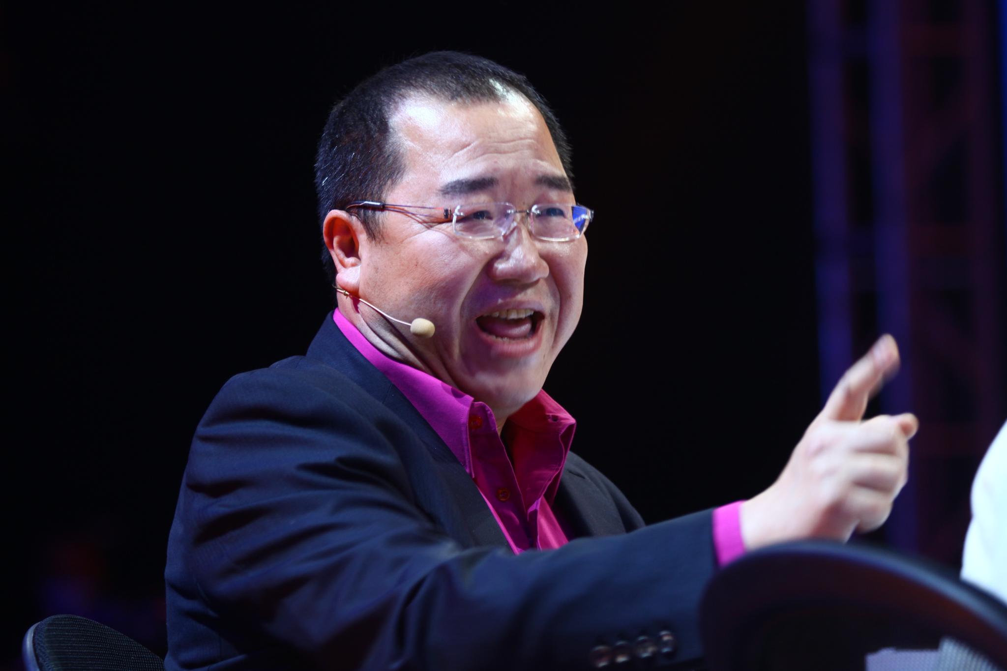 宋丹丹前夫20年不见儿子,如今因袁立事件,英达