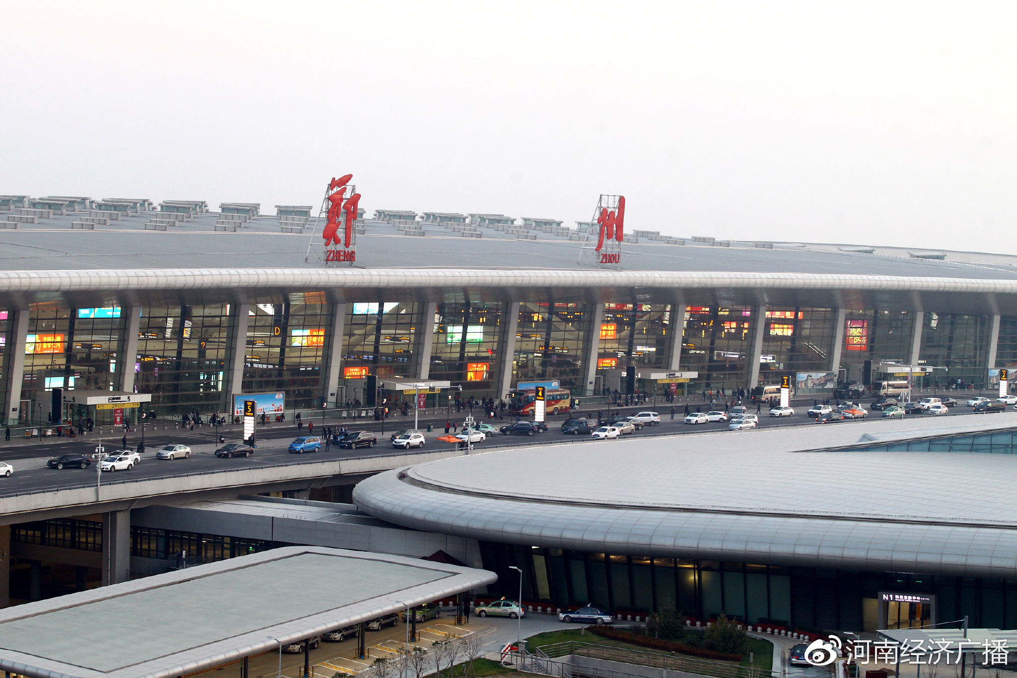 郑州机场航班放行正常率首次跻身全国"6大准点"机场