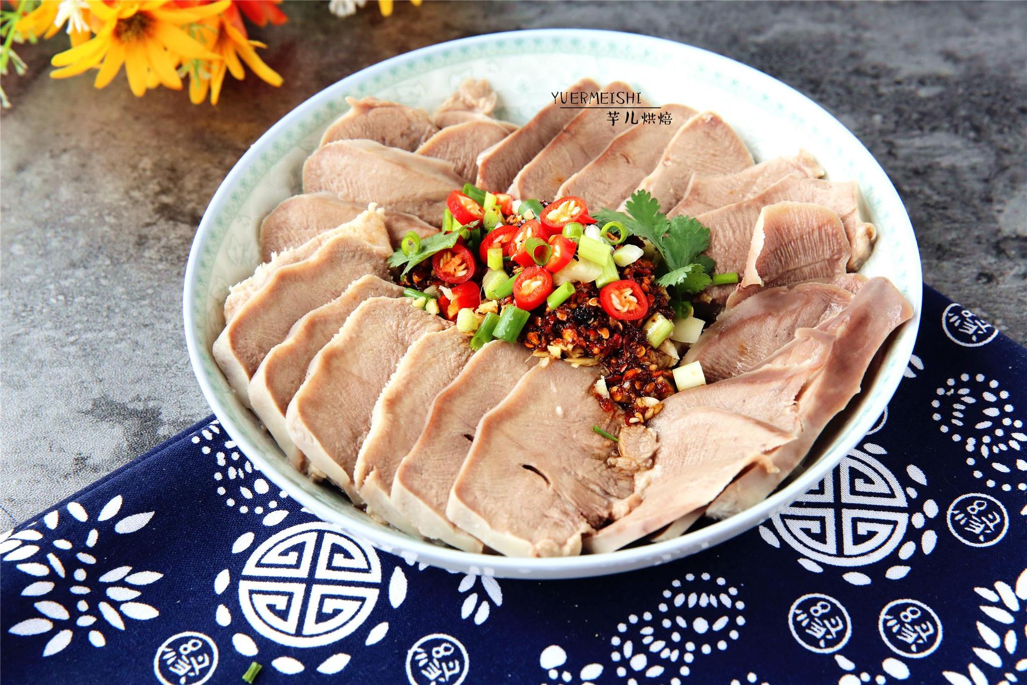 猪舌这样做比腌制的更健康,肉质细嫩,麻辣鲜香,老公大呼太过瘾