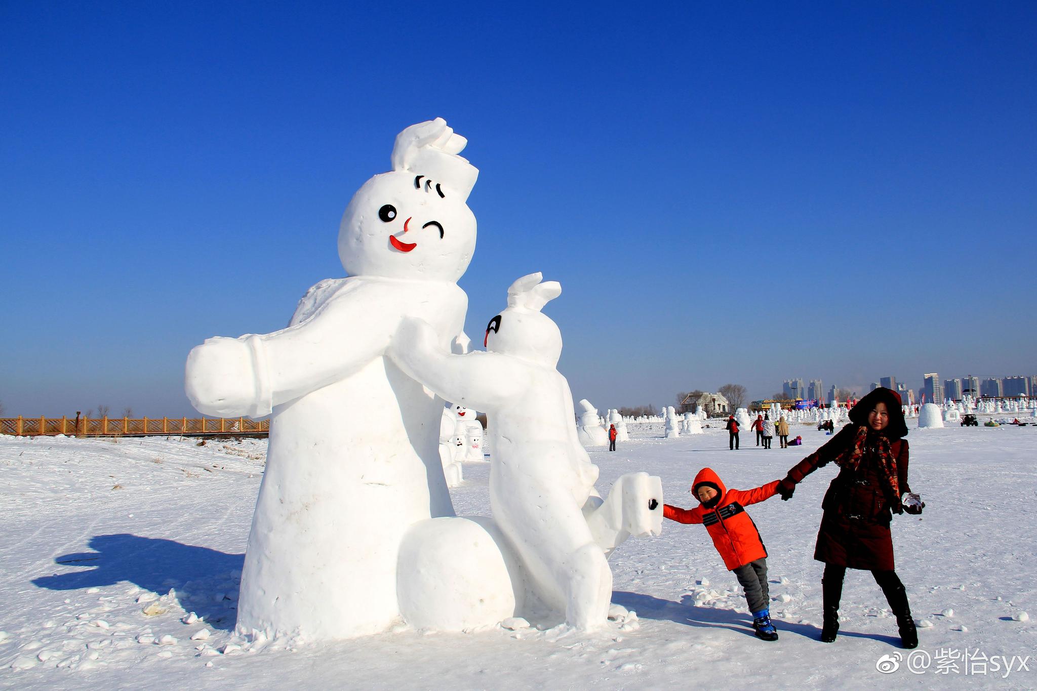 来哈尔滨旅游,你想不想看看世界最多的雪人群