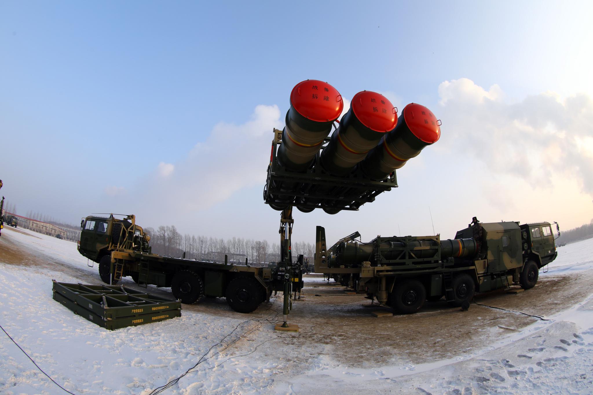 除了苏35战机 中国引进S-400防空导弹也是一