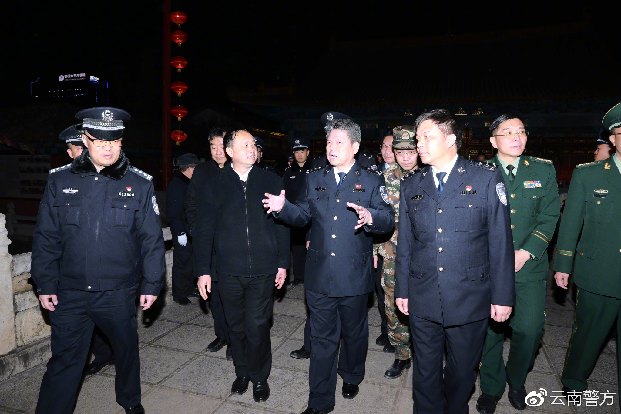 任军号除夕夜到昆明市检查春节安保工作并看望慰问坚守岗位民警