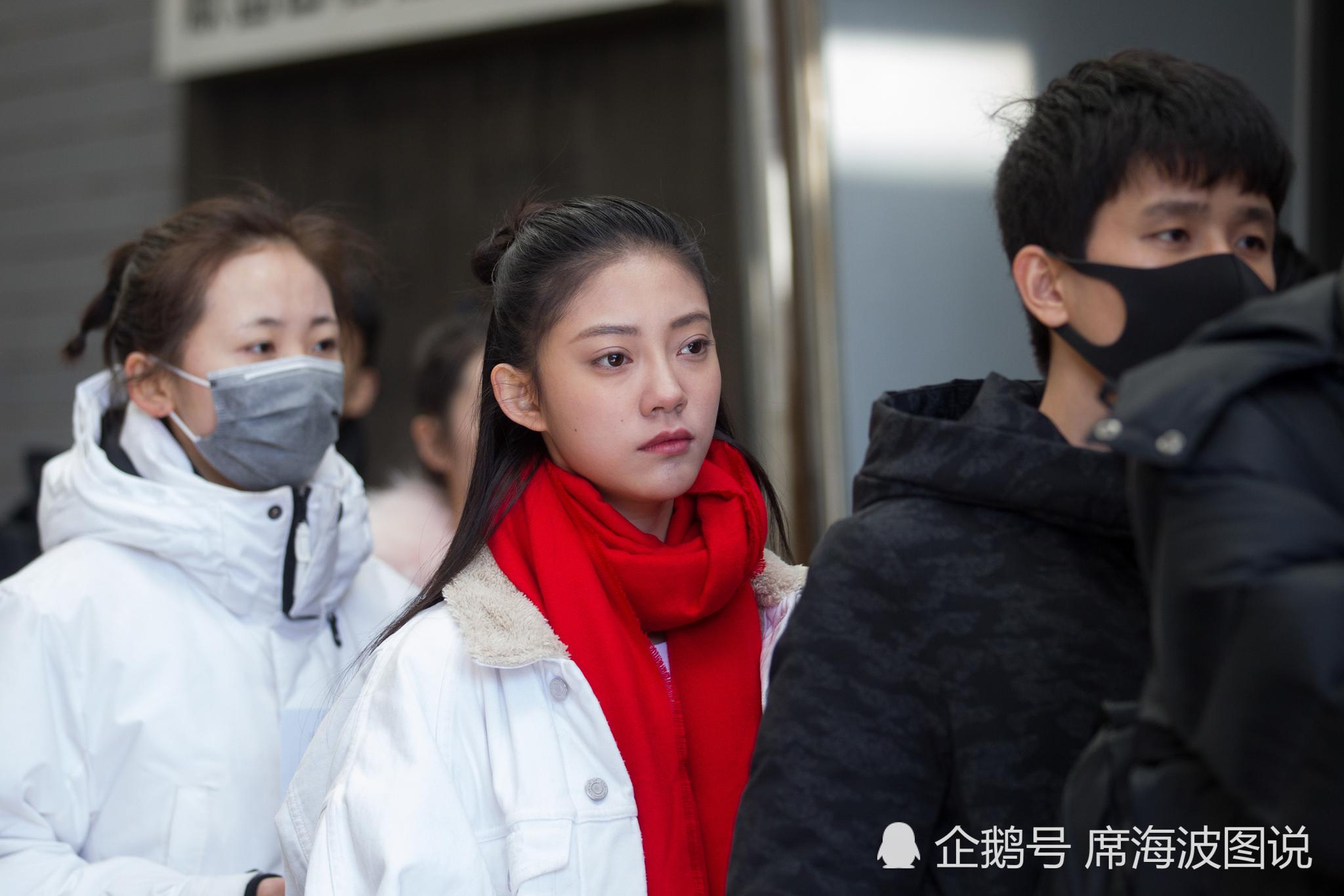 北影艺考现场俊男靓女颜值爆表"少浓妆 多素颜"与明星撞脸