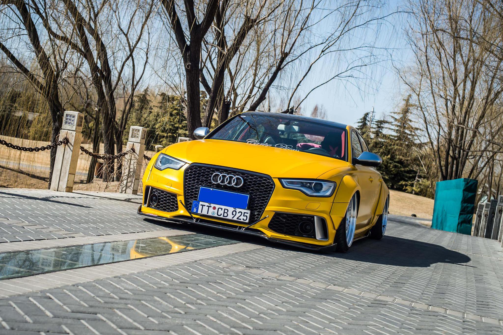 原本买来家用的奥迪A6，竟然被车主改装成宽体骚黄姿态！