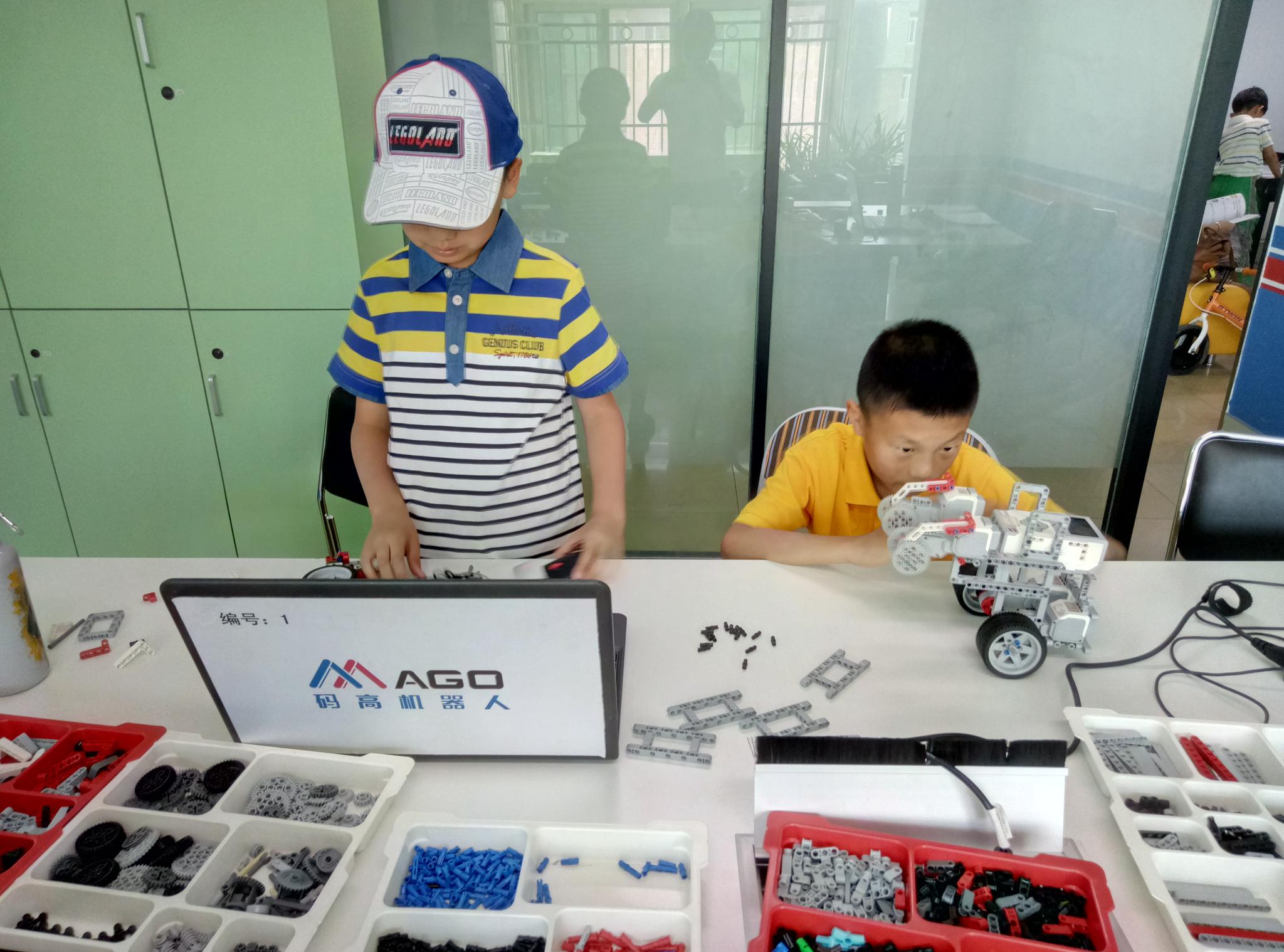 机器人教育发展趋势和作用