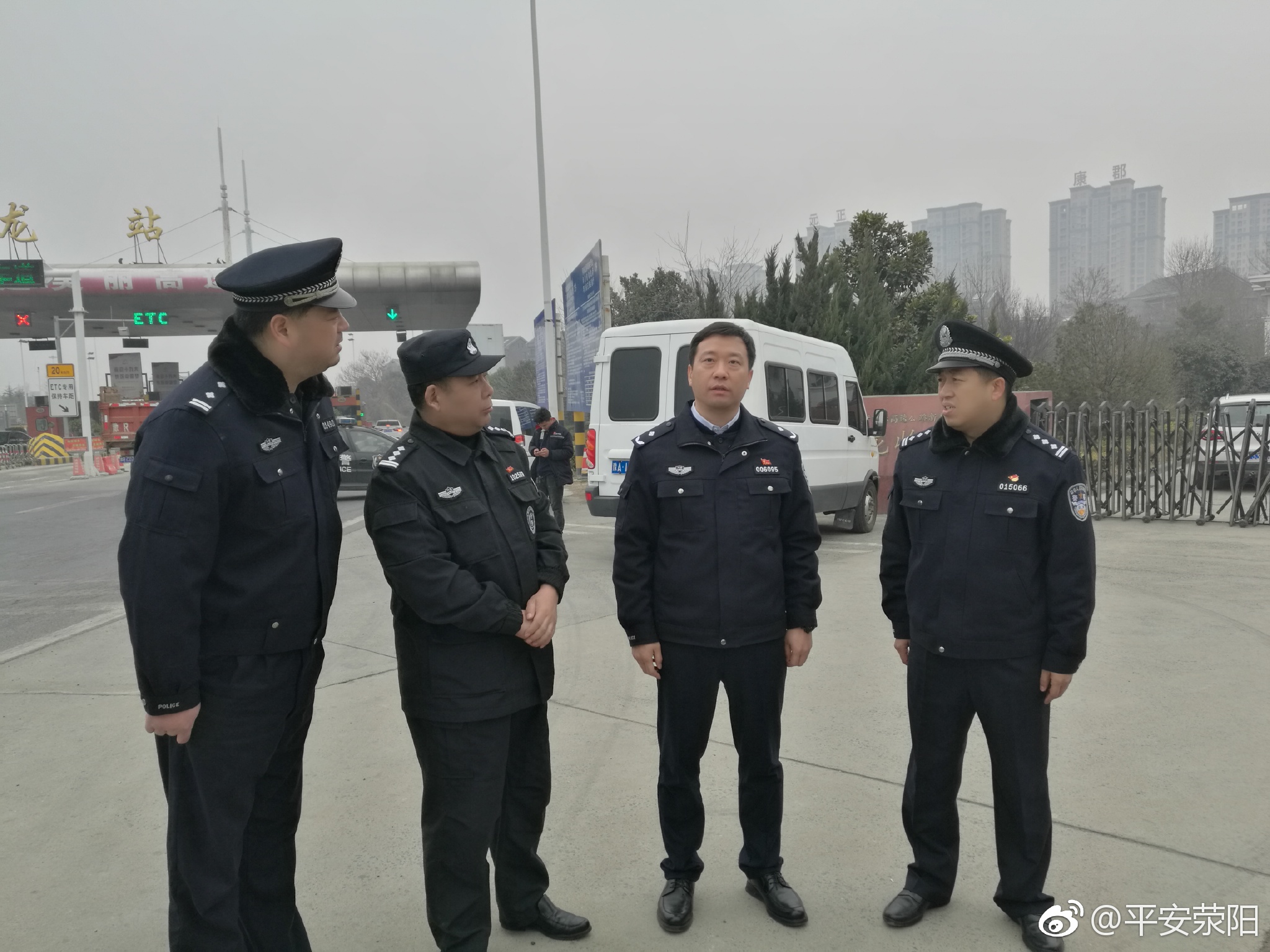 护航行动丨荥阳市公安局警务实战兼职教官组第一时间为卡点一线送教