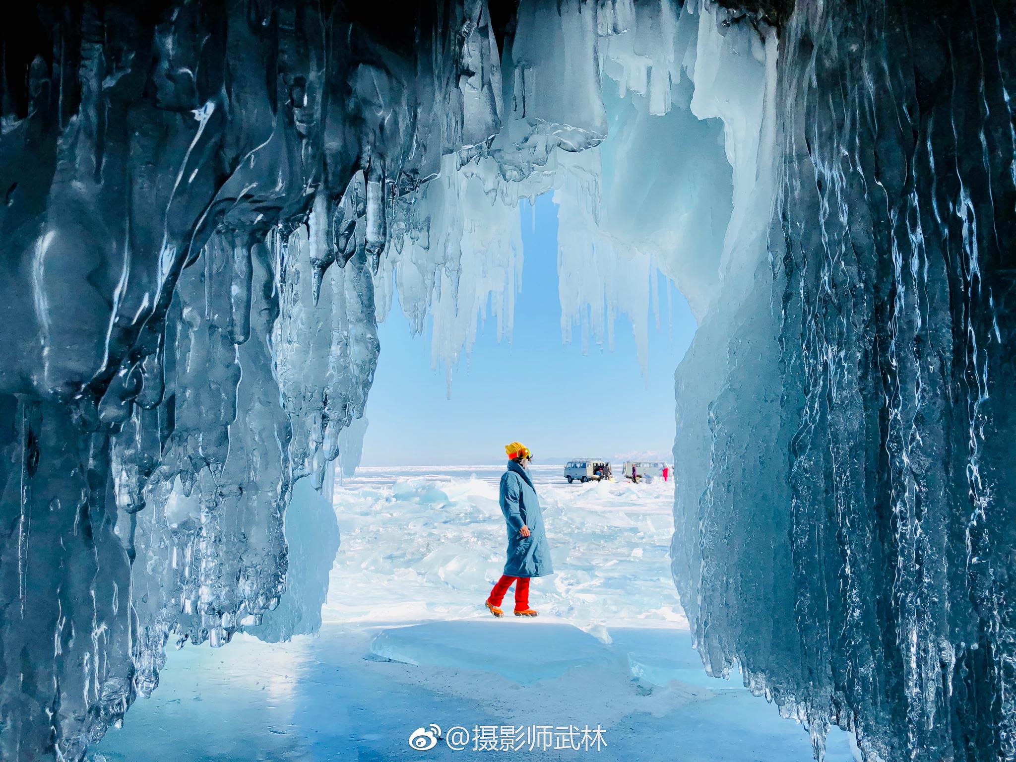 贝加尔湖 在冰冷的世界,孤独前行.大自然最具神奇的魅力
